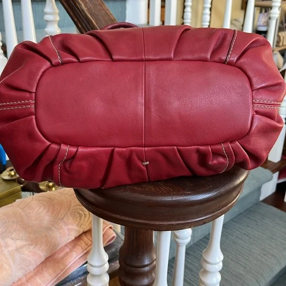 Tignanello Genuine leather Red shoulder bag purse excellent preowned condition - Picture 11 of 11